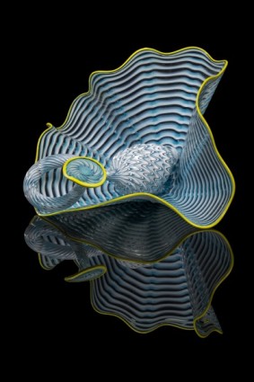 <i>Glacier Blue Persian,</i> 2023 Studio Edition<br />© 2023 Chihuly Studio